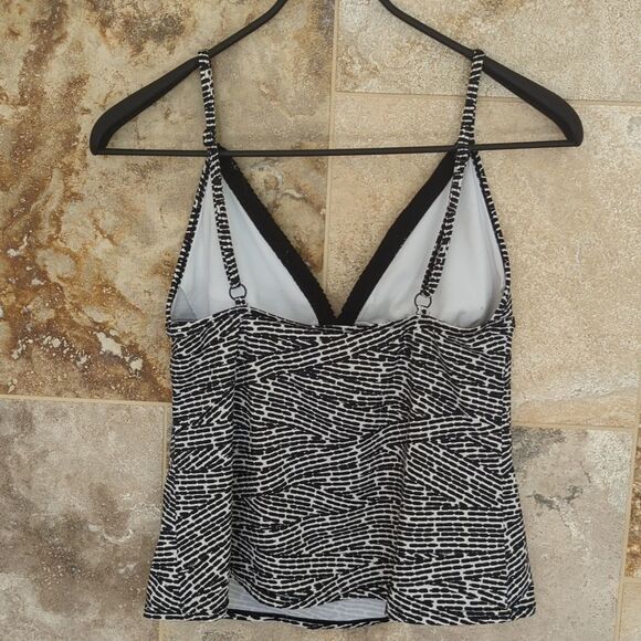 Large Kenneth Cole Reaction Black and White Tankini Swim Top Beach Pool - Picture 3 of 5